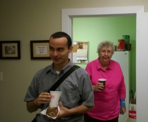 Raul Camarca y Mary Tate emergen de la cocina. ¿Mas discernimiento?