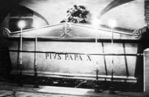 tomb_Pius_X